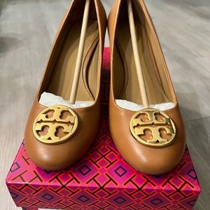 Tory Burch Chelsea Wedge, Tan, 7.5